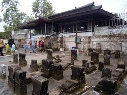 Sunan drajat biografi peran metode keistimewaan $1.25 sunan drajat. Makam Sunan Drajat Menikmati Wisata Religi Di Lamongan Tempat Me