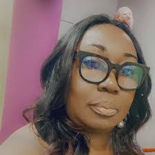 Edith Pastor's Instagram, Twitter & Facebook