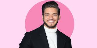 He is well known for being the winner of the fifth season of danse avec les stars with the dancer denitsa ikonomova. Rayane Bensetti Et Denitsa Ikonomova Se Retrouvent Pour Les Vacances Cosmopolitan Fr
