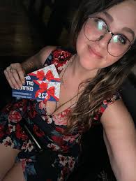 Amanda Wynn (@mslovelyaz) • Threads, Say more