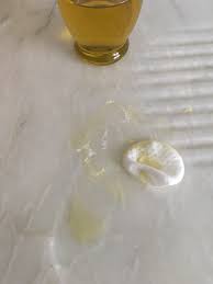 Mermerdeki kurumuş boya lekesi nasıl çıkar kapsamında tiner oldukça basit çözümler sunar. Gezgin Kova Mermer Tezgah Uzerindeki Lekeler