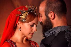 Très tôt, elle embrasse les deux cultures comme en témoignent ses deux résidences à istanbul et à berlin. Bild Zu Meryem Uzerli Bild Halit Ergenc Meryem Uzerli Filmstarts De