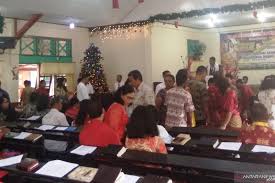 Natal selalu identik dengan berbagai pernak pernik dan simbol, seperti sinterklas, lampu, hiasan, dan juga pohon natal. Bupati Natal Harus Membawa Perubahan Dalam Kehidupan Keluarga Antara News