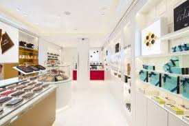 Pierre Marcolini Has Become A Name Synonymous With Some Of The Finest Chocolate In The World The Belgian Chocolat Retail Design Retail Design Blog Cafe Design