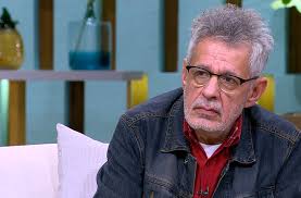 أشرف أعاد مشاركة مقطع للإعلامية منى الشاذلي من داخل شقة والدته الفنانة الراحلة ليلى مراد بحي غاردن سيتي، بعدما اشترتها سيدة تدعى منار، والتي قالت من خلالها إنها كانت تعيش في الخارج، واشترت الشقة من الفنان زكي فطين عبد الوهاب ابن ليلى مراد. Ø§Ù„ÙÙ†Ø§Ù† Ø§Ù„Ù…ØµØ±ÙŠ Ø²ÙƒÙŠ ÙØ·ÙŠÙ† Ø¹Ø¨Ø¯ Ø§Ù„ÙˆÙ‡Ø§Ø¨ ÙŠØ¹Ù„Ù† ØªØ¹Ø§ÙÙŠÙ‡ Ù…Ù† Ø§Ù„Ø³Ø±Ø·Ø§Ù† Rt Arabic