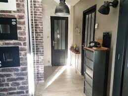 Un Petit Tuto Sur Les Portes Atelier Expliquant Leur Customisation Pourrait Vous Etre Util Comment Renover Un Meuble Decoration Porte Interieur Porte D Atelier