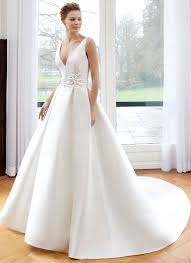 Modeca Size 12 Satin Wedding Dress For Sale 400 Buy Now See Bio For Link For More Info An Sell My Wedding Dress Fitted Wedding Dress Size 12 Wedding Dress