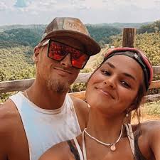 Where to find a buggy rental in Rush?