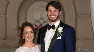 How old is derek ryan the country singer? Katie Derek Married At First Sight Cast Lifetime