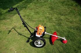 Cara memilih mesin potong rumput. Yuk Rapikan Rumput Halaman Rumah Lebih Mudah Dan Cepat Dengan 10 Mesin Potong Rumput Berikut Ini