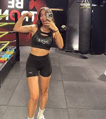 Merve Taşkın olay poz kara para aklamıyorum soyundu