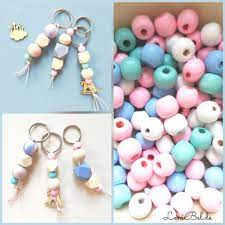 Für alle schlüsselanhänger gibt es wieder unsere praktischen einkaufszettel mit allen benötigten materialien in unserem webshop. Schlusselanhanger Diy Mit Holzperlen Und Nagellack