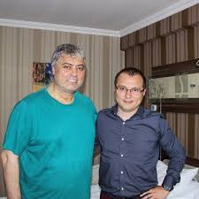 Laz asıllı olan cengiz kurtoğlu, öğrenim hayatını artvin`de tamamladı. Cengiz Kurtoglu Mide Kucultme Operasyonu Gecirdi Cengiz Kurtoglu Kac Kilo Verdi Op Dr Faki Akin Obezite Cerrahisi