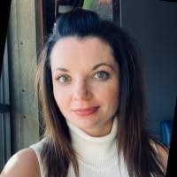 Elaine Bennett's Instagram, Twitter & Facebook