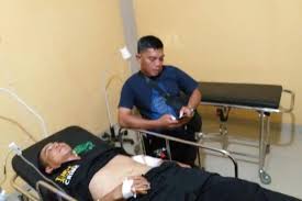 Kau dirawat di rumah sakit. Fakta 70 Warga Serang Polisi Di Rumah Sakit 11 Pelaku Diamankan Hingga 4 Petugas Yang Dirawat Dipindahkan Halaman All Kompas Com