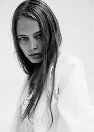 The feminine surname is indeclinable. Ola Marcinkiewicz Metro Models