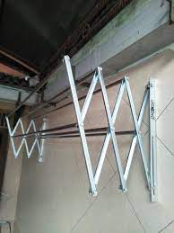 Merupakan rak multifungsi yang banyak digunakan di dapur, karena selain sebagai area display juga dapat digunakan untuk meletakkan peralatan dapur. Jemuran Jemuran Lipat Tempel Dinding Stainless Steel Facebook