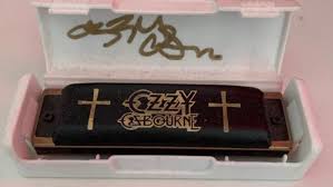 Maybe you would like to learn more about one of these? Historia Del Heavy Metal A Traves De Tres Instrumentos Inusuales Catawiki