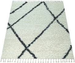 Graphisches design und geometrische formen in grau und schwarz lassen sich gut mit den weißen möbeln und dem hellen holzboden kombinieren. Hochflor Teppich Helsinki 531 Paco Home Rechteckig Hohe 45 Mm Hochflor Shaggy Skandinavisches Design Mit Fransen Wohnzimmer Online Kaufen Otto