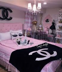 Instead Of Chanel A M Pink Bedroom Design Bedroom Decor Pink Bedrooms