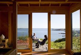 Une Mini Maison De 52m2 Totalement Autosuffisante Et Ecoresponsable Planete Deco A Homes World En 2020 Mini Maison Maisons Eco Maison Modulaire