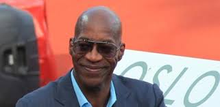 The legendary athlete Edwin Moses will present his autobiographical film in  Catalonia