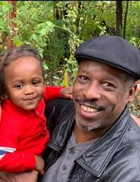 Lesley Dabney's Instagram, Twitter & Facebook