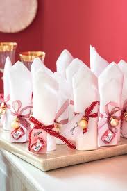 Napkins are most commonly used on the plate, very decoratively folded. Colors As Holiday Decor Inspiration Archi Living Com