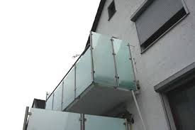 Balkongelander Und Sichtschutz Aus Edelstahl Und Moderner Zaun Betonzaun Fechten