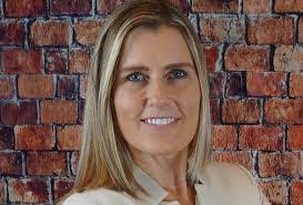 Tracey Huber's Instagram, Twitter & Facebook