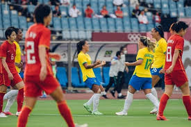 Após vencer a china por 5 a 0 na primeira rodada da fase de grupos das olimpíadas, a seleção brasileira feminina volta a campo na manhã deste sábado (24) e enfrenta a holanda em miyagi, província localizada no litoral norte japonês. Selecao Feminina Estreia No Japao Arrasando A China Por 5 A 0