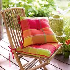 Check spelling or type a new query. Coussin Et Galette De Chaise Par Francoise Saget