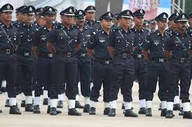 Terdapat 5 jawatan di suruhanjaya pasukan polis yang boleh dipohon iaitu dari pangkat inspektor, sarjan dan konstabel. Gesa Kerajaan Lebih Serius Kaji Gaji Anggota Polis Elak Rasuah Skop Rojak Daily