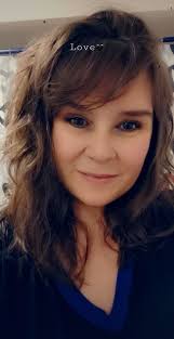 What hair color recommendations are available for a postpartum woman?