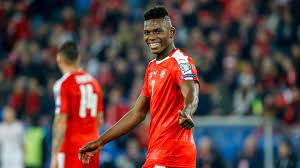 Hier alle infos zum embolo em 2021 schweiz trikot von puma ✅. Breel Embolo Feiert Comeback Fur Die Schweiz Fussball Schalke 04
