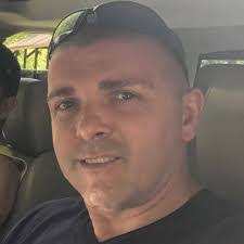 Daniel Colwell's Instagram, Twitter & Facebook