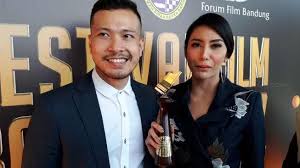 Anggita sari keceplosan sebut tyas mirasih terlibat prostitusi artis. Tyas Mirasih Digugat Cerai Raiden Soedjono
