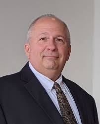 Robert Knippel's Instagram, Twitter & Facebook