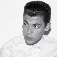 Lacy Bird's Instagram, Twitter & Facebook