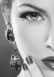 Beautiful Black And White Photos Of Faces Pin By Forouzan Ameri On Black And White Photography Black And White Portraits Black White Art Beautiful Black Women
