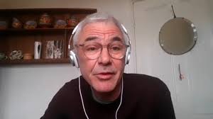 “It's lovers falling in and out of love. It's about young people -students  essentially- living in Paris at the turn of the 19th century; their  adventures and tragedies. It’s a bit like Friends but ...