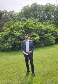 Konda Vishweshwar Reddyd on X: Went to the Queens Garden Party at  Buckingham Palace. But sorry to disappoint guys. The Queen was unwell,  Elegant Princess Kate, Duchess of Cambridge attended instead. The