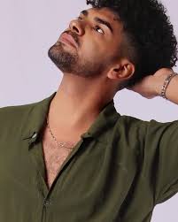 Light in me, say the true but don't been lost. #model #trending #follow  #pose #viral