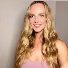 Experienced Actor Showcases Diverse Commercial Portfolio