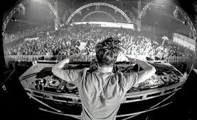 #martin garrix #wallpaper #fondo de pantalla #wallpapers #martin garrix wallpapers #lockscreen #fondos de celulares #martin garrix. Facebook