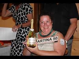 50 Geburtstag Martina Oldtimer Sketch Spiele Einlage Youtube In 2020 Geburt Geburtstag Geburtstagsfeier