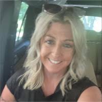 Jill Earle's Instagram, Twitter & Facebook