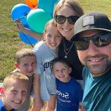 Ashley Topping (ashleytopping)