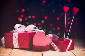 Our valentine's day gift guide is 51 cute valentine's day gifts for anyone you love. Best Valentine S Day Gifts For Him And Her 2021 Hotdeals360