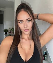 👤 Gwen te envió un mensaje privado hace 5 minutos "¿De dónde eres? "